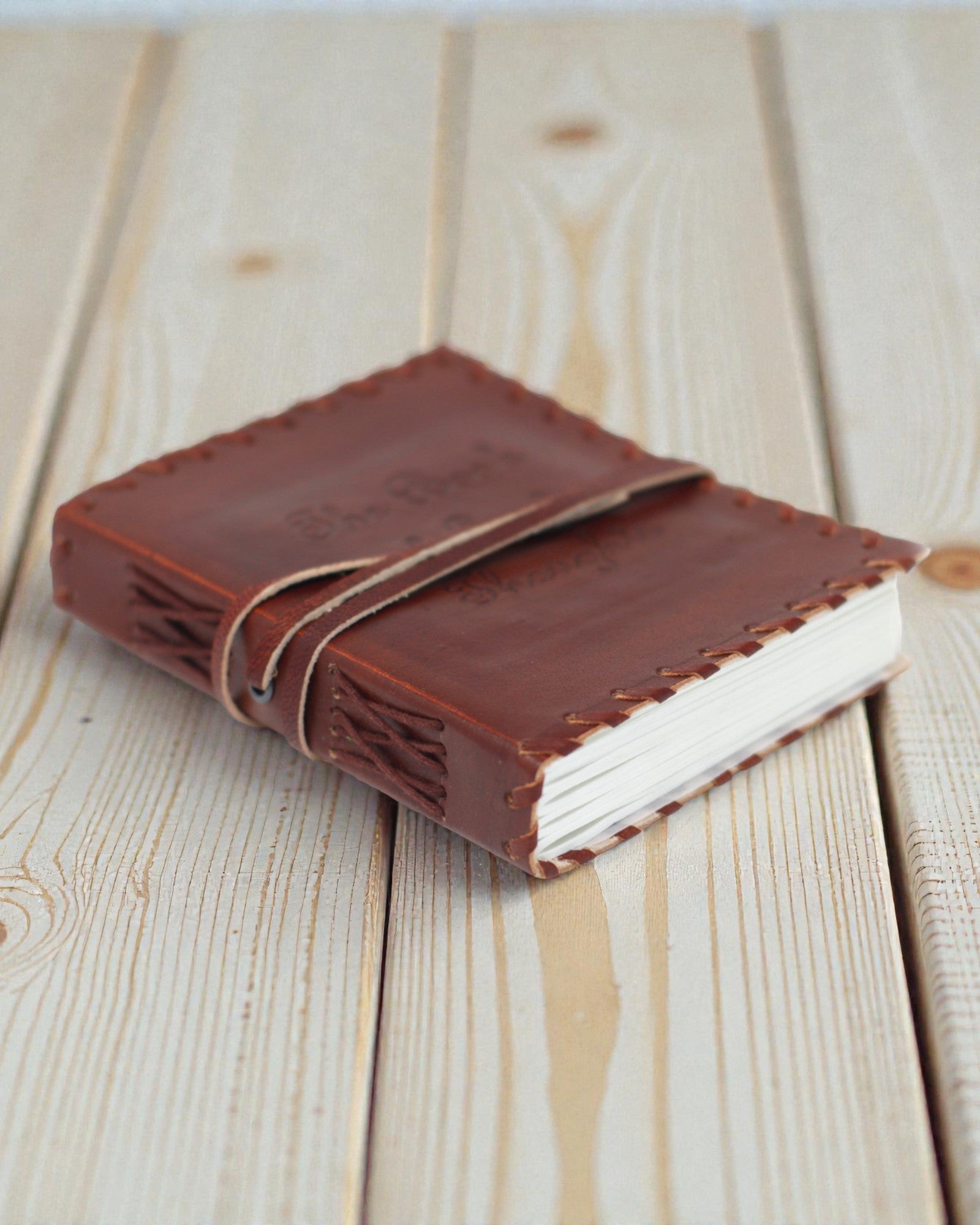 Liber Mentis – Taccuino in pelle, Libro dei pensieri con cinturino avvolgente