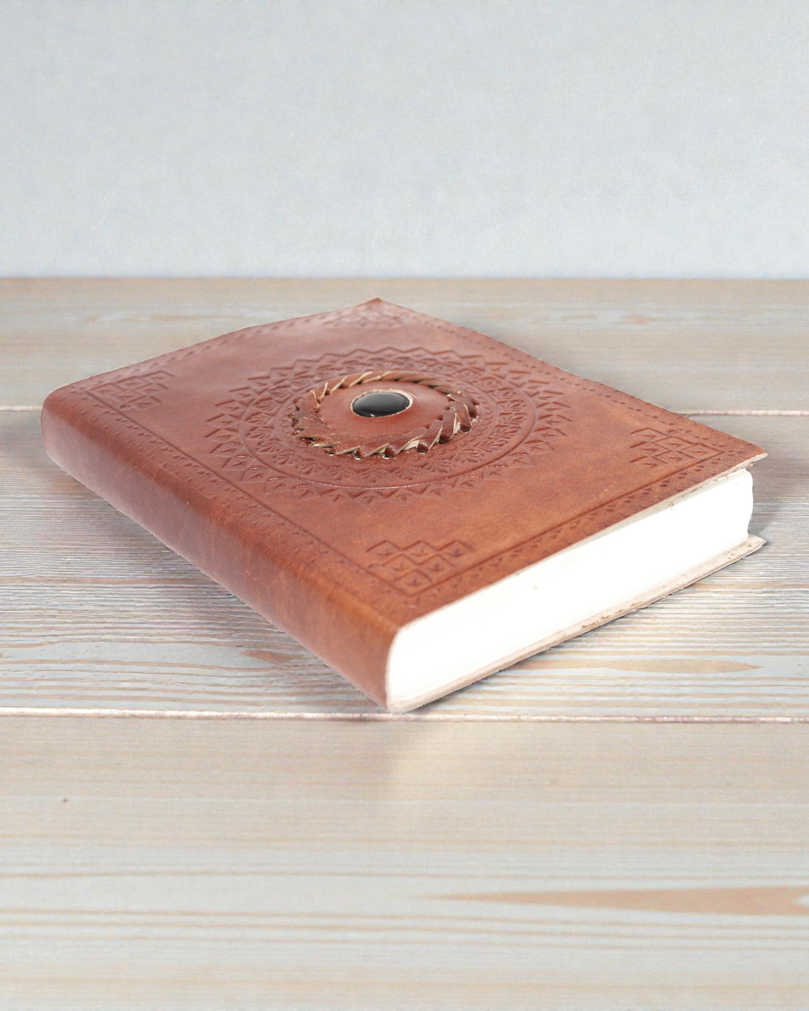 Umbra Mandala – Taccuino in pelle con onice nera