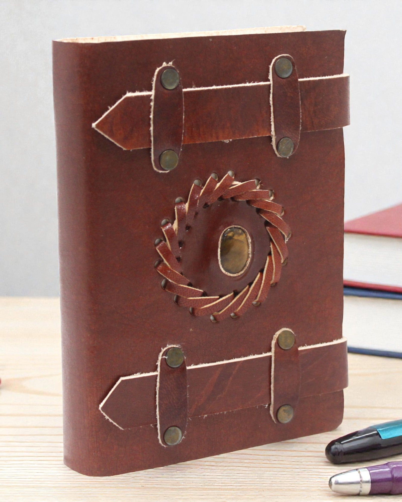 Solaris Eye – Taccuino in pelle Occhio di Tigre con doppia cinghia