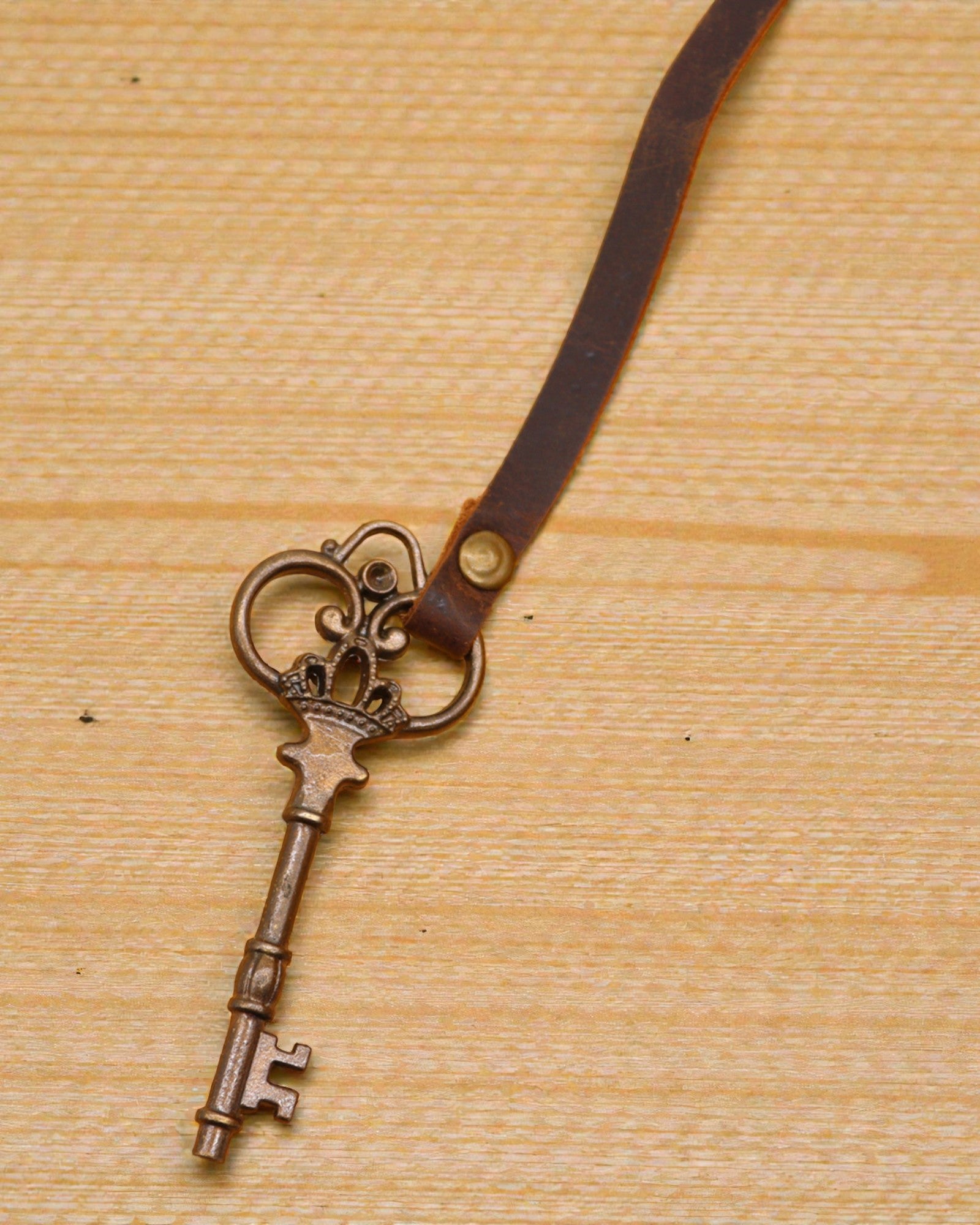 Taccuino in pelle oliata con chiave dei segreti – diario in stile d’epoca 13 × 18 cm