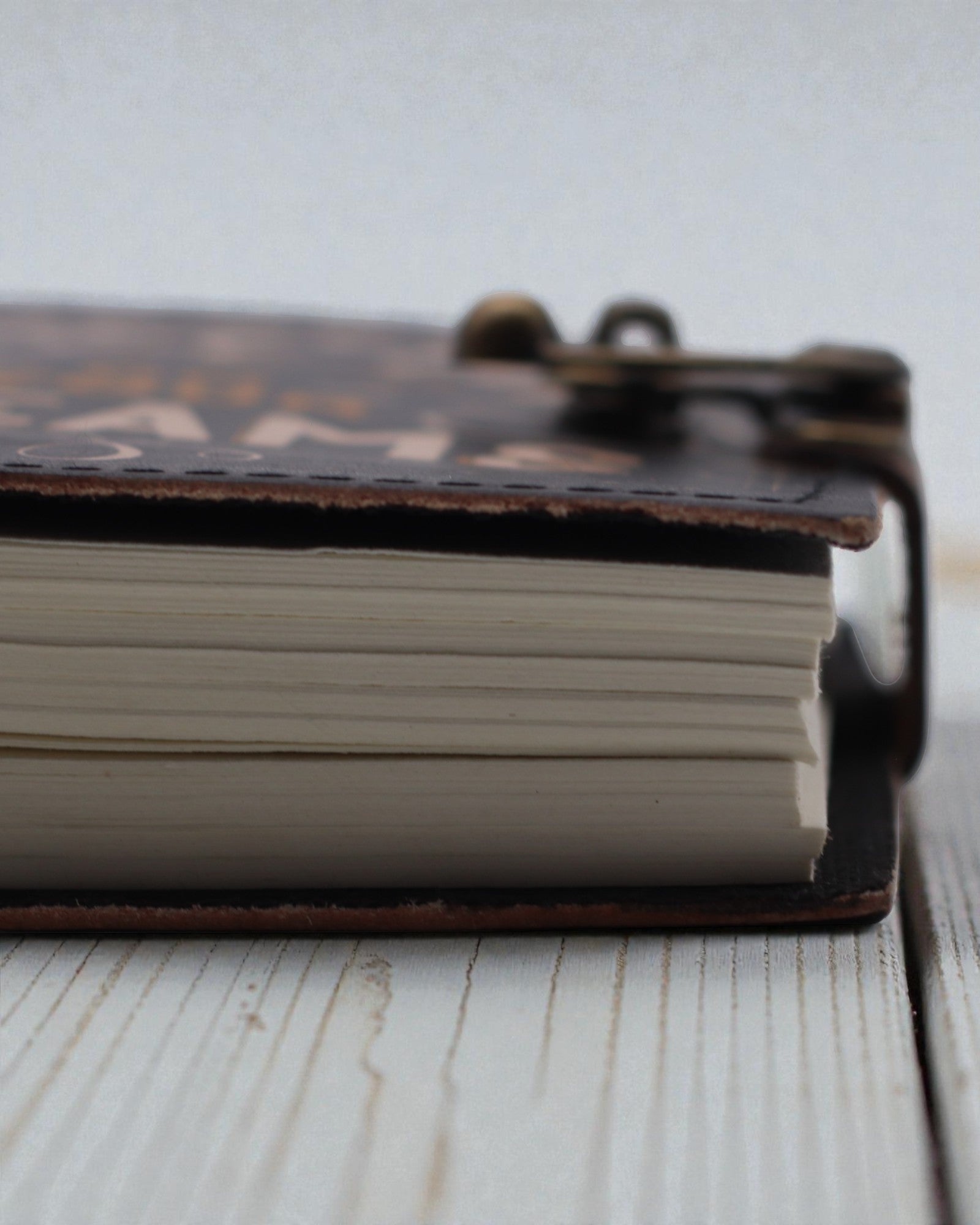 Taccuino motivazionale in pelle “Non rinunciare mai ai tuoi sogni” – 17,8 × 12,7 cm