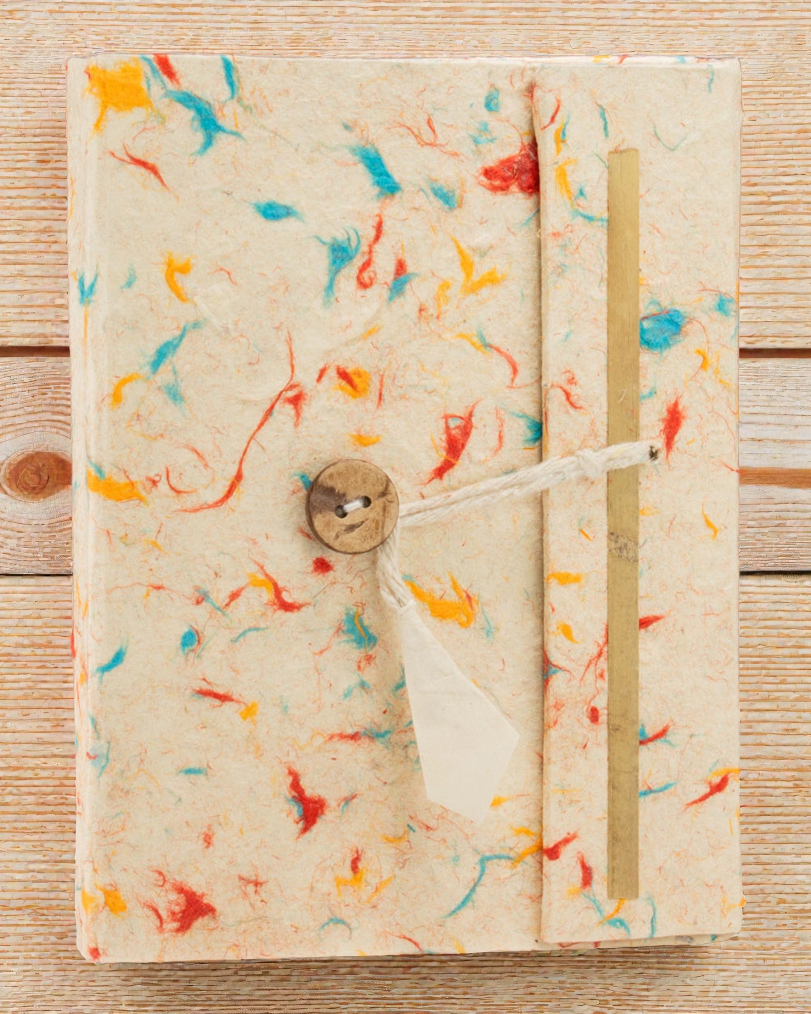 Lokta Cotone Sussurro di Colore – taccuino realizzato a mano 15 × 12 cm, 45 fogli, cotone multicolore