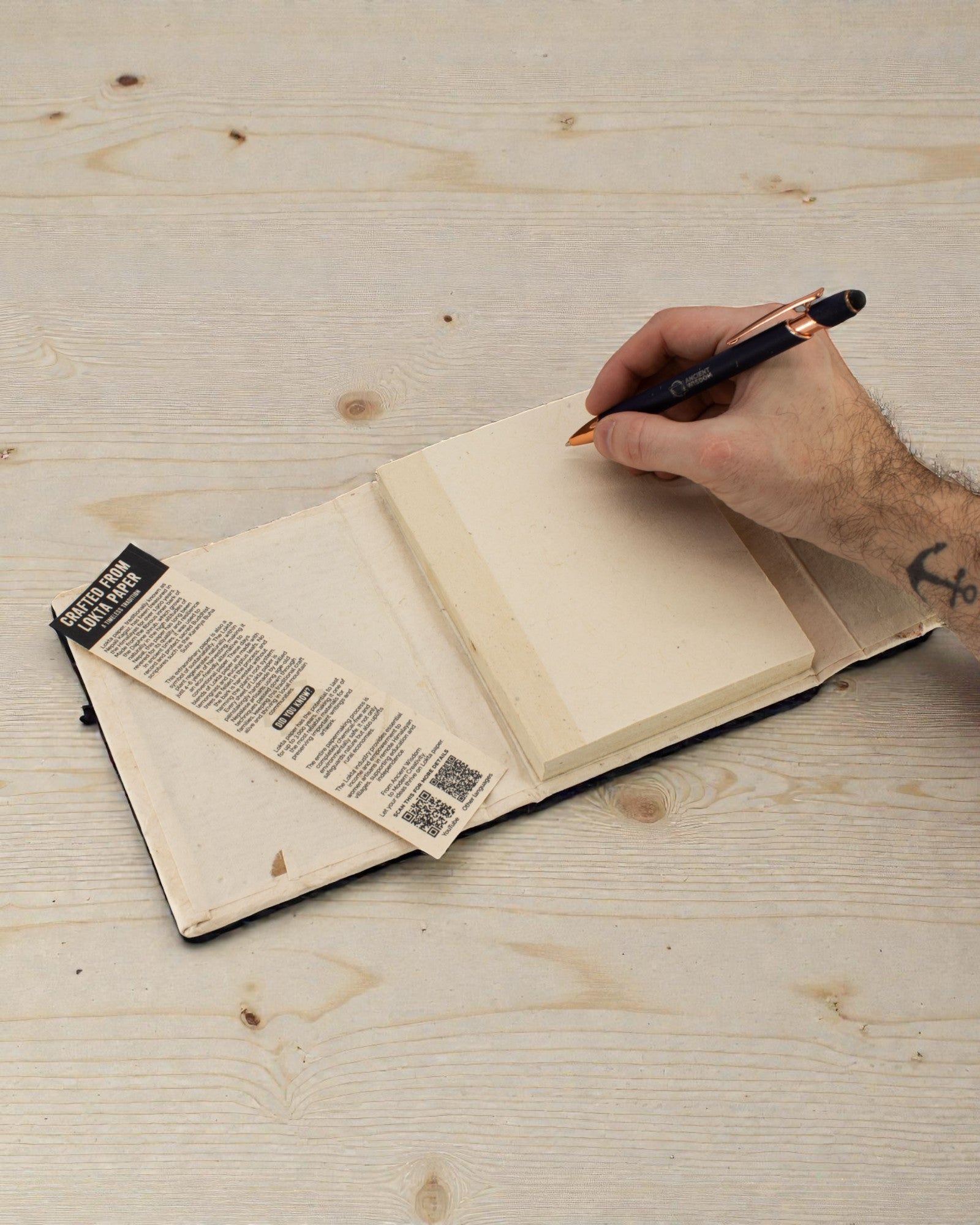 Taccuino medio Lokta Tocco botanico – Fiori essiccati (45 fogli, 15 x 12 cm)