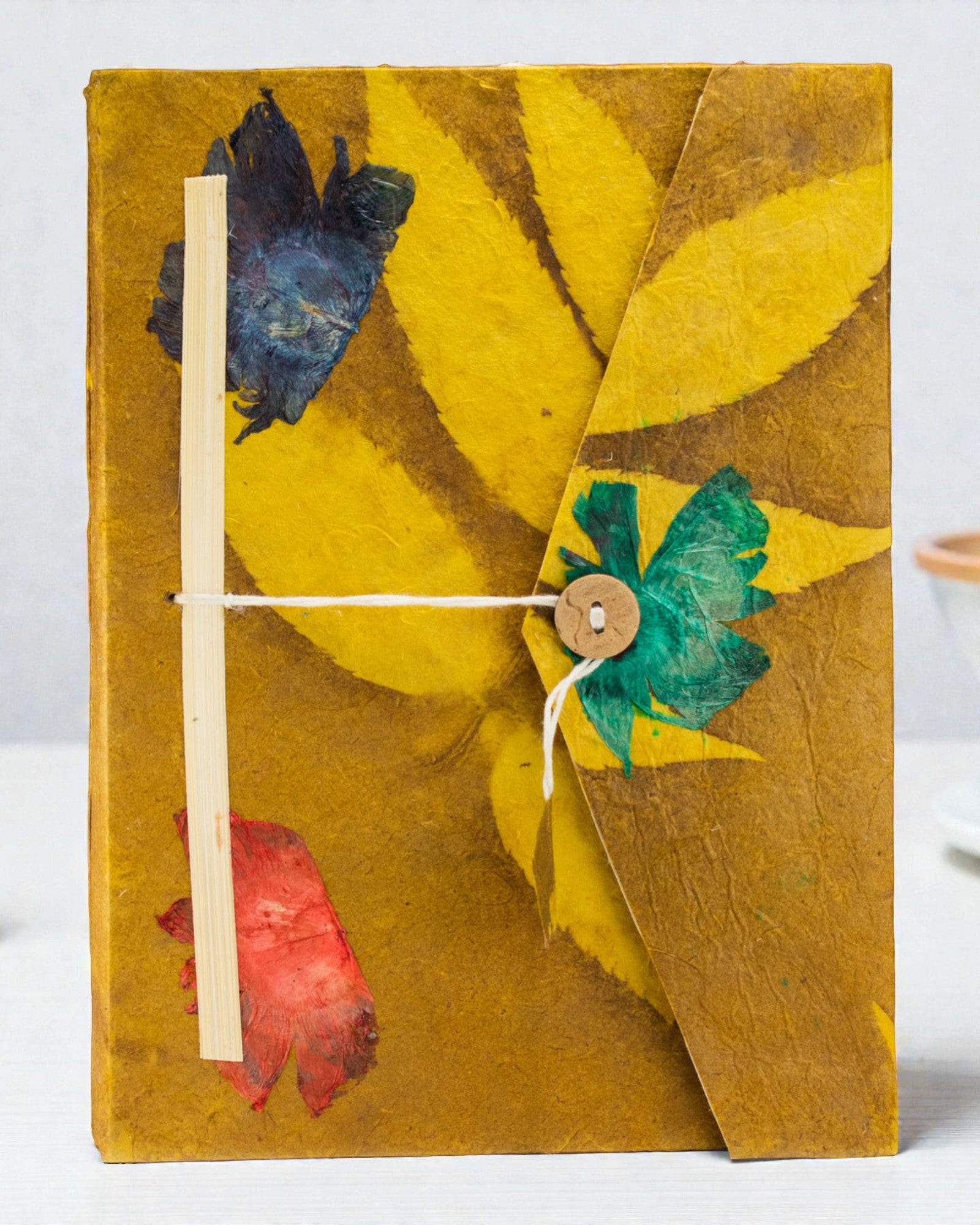 Taccuino grande Lokta Fiori audaci – Verde oliva (45 fogli, 21 x 15 cm)