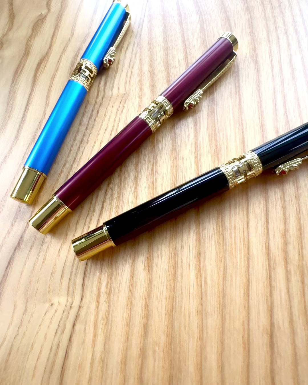 "Penna Elegante del Drago, 3 varianti di colore, possibilità di personalizzazione con incisione per regalo"