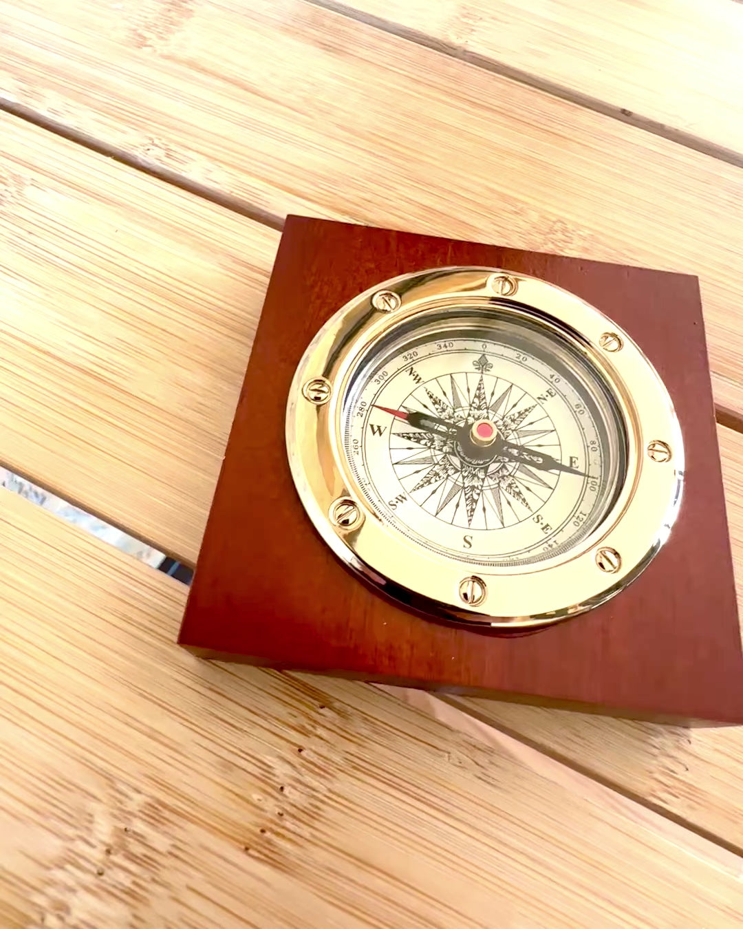 Bussola "Navigator2" - Eleganza Classica in Ottone e Legno, personalizzazione con incisione per regalo