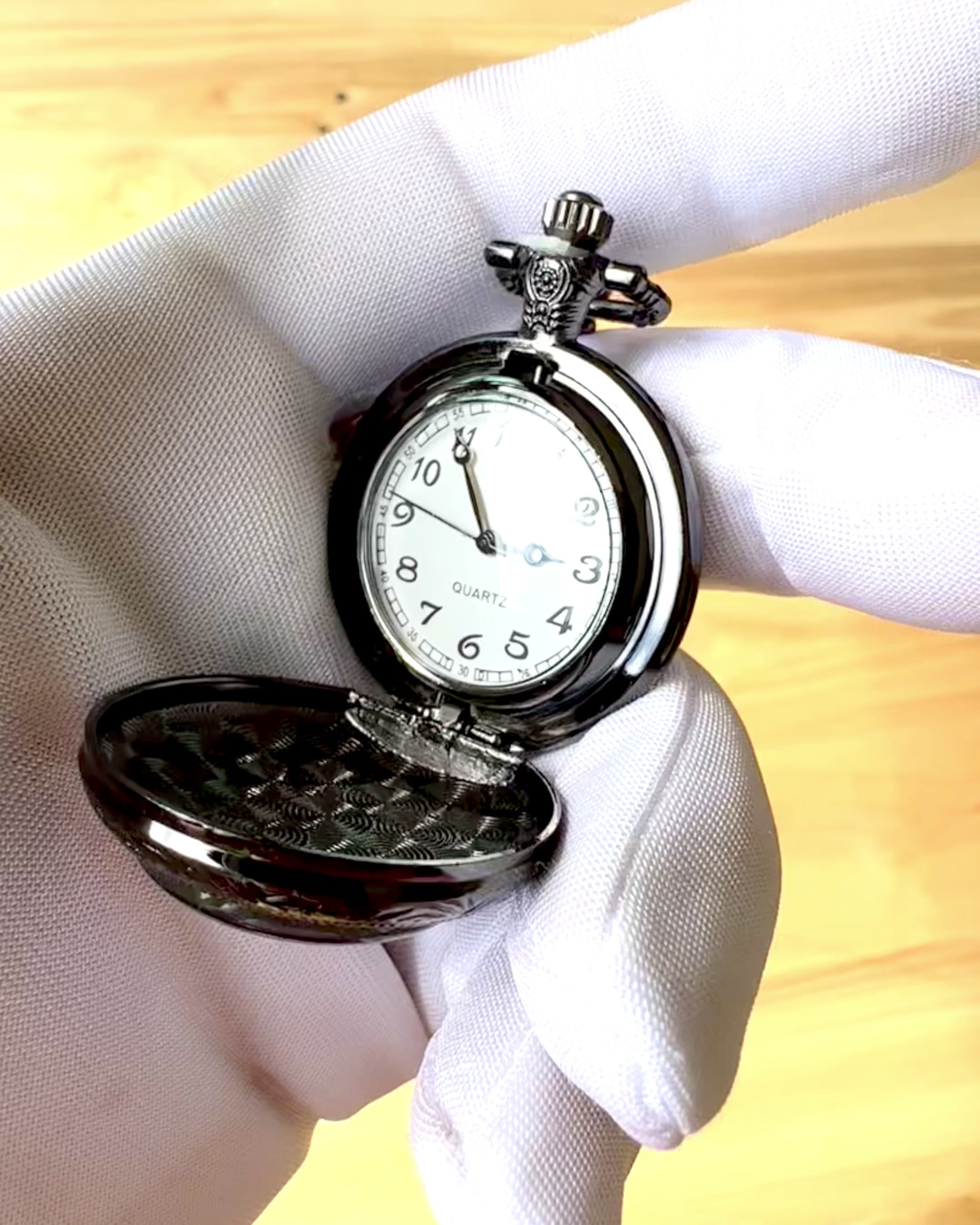 Orologio da tasca "Mystic Wolves" con opzione di personalizzazione con incisione
