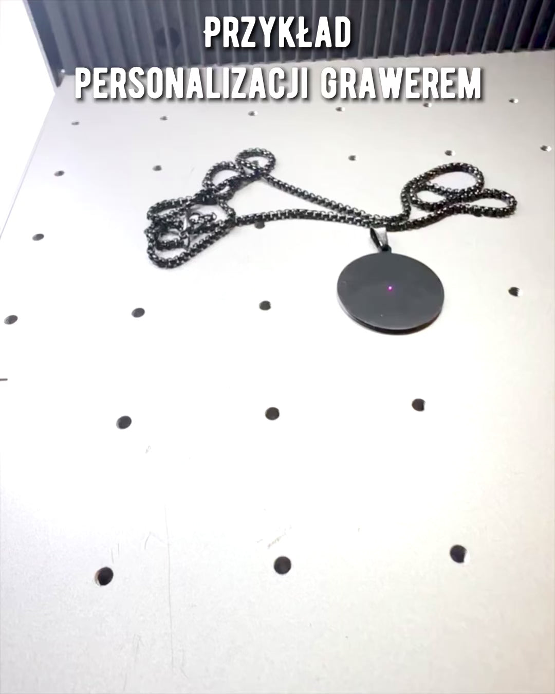 Pendente "Urban Elegance" – Medaglia Rotonda in Acciaio Inossidabile Bicolore con Possibilità di Personalizzazione