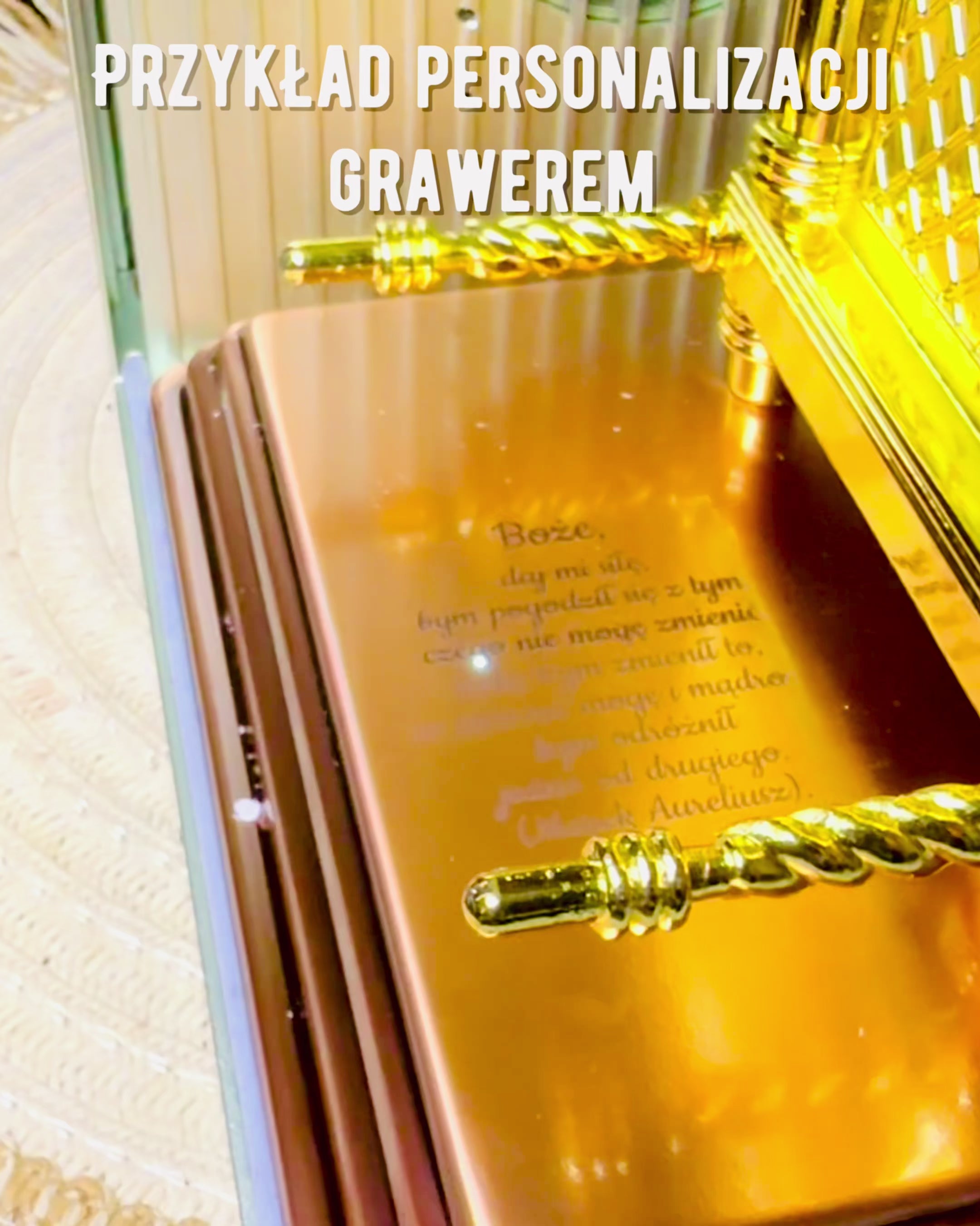 Maestosa Miniatura dell'Arca dell'Alleanza in Cornice Dorata 11,2 x 5,8 x 7,3 cm - Arca esclusiva, Decorazione in Edizione Dorata