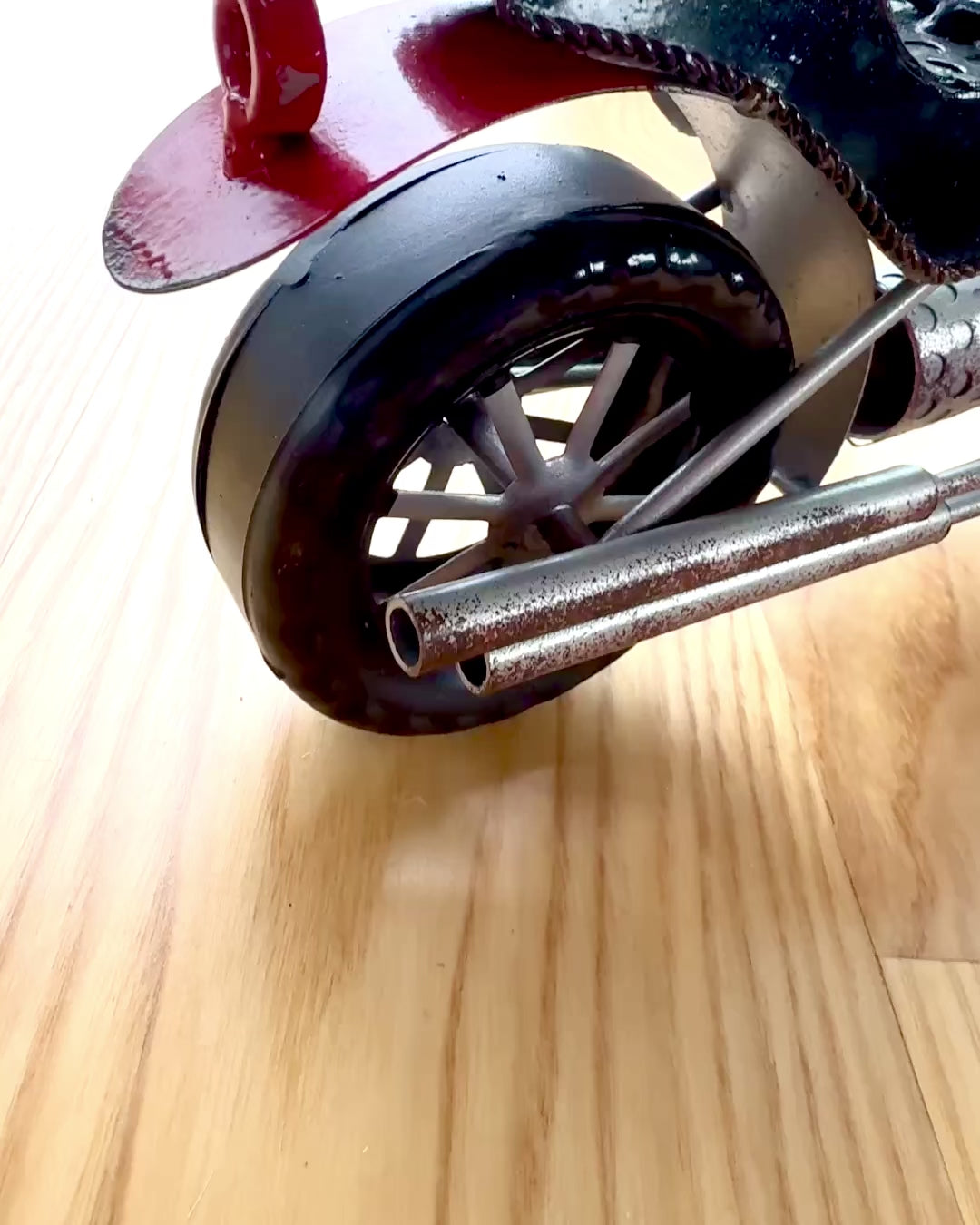 Portabottiglie in Metallo 40 cm di lunghezza, a forma di motocicletta con possibilità di incisione per regalo