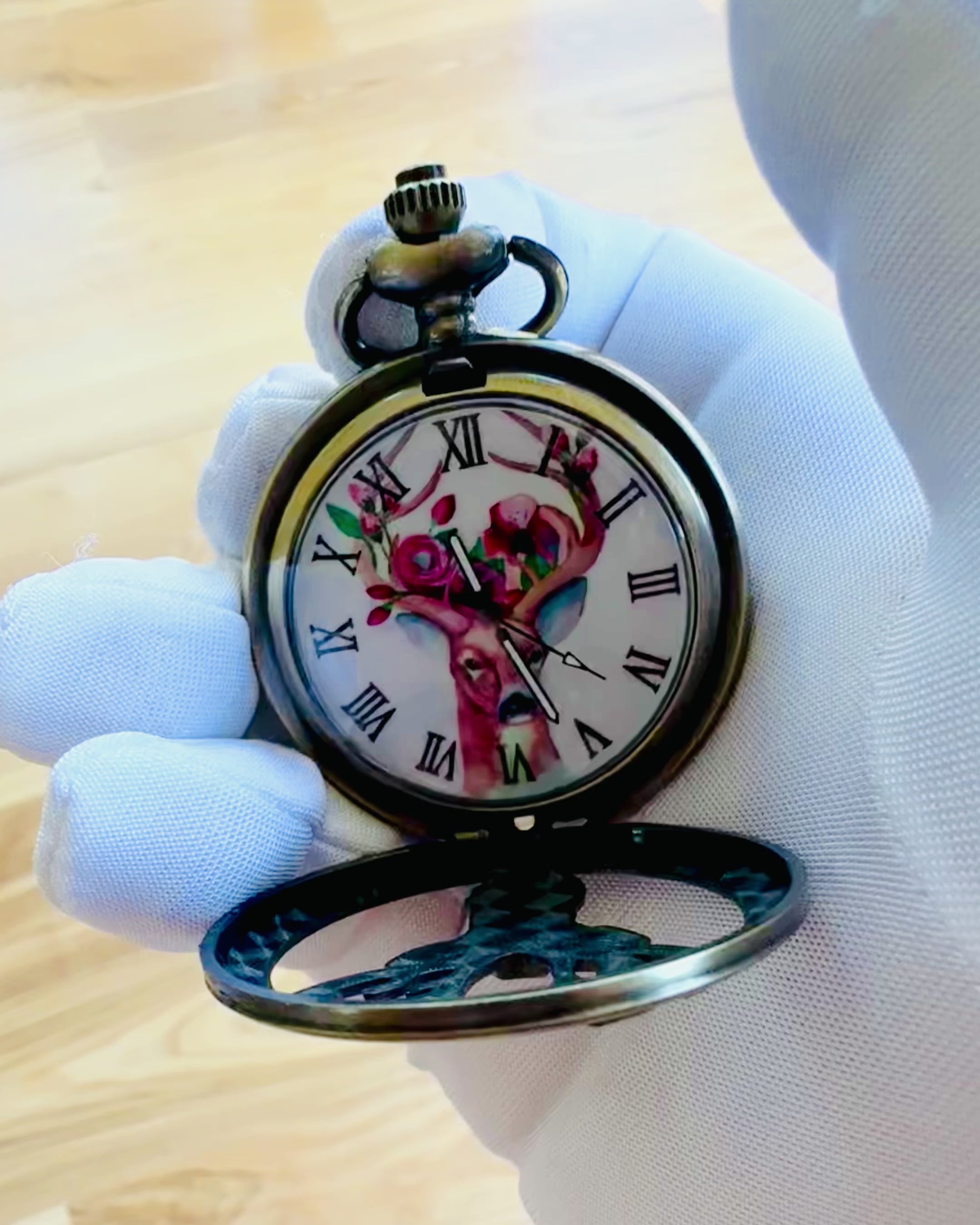 Orologio da tasca Guardiano della Foresta - Elegante orologio con motivo di cervo, possibilità di personalizzazione con incisione