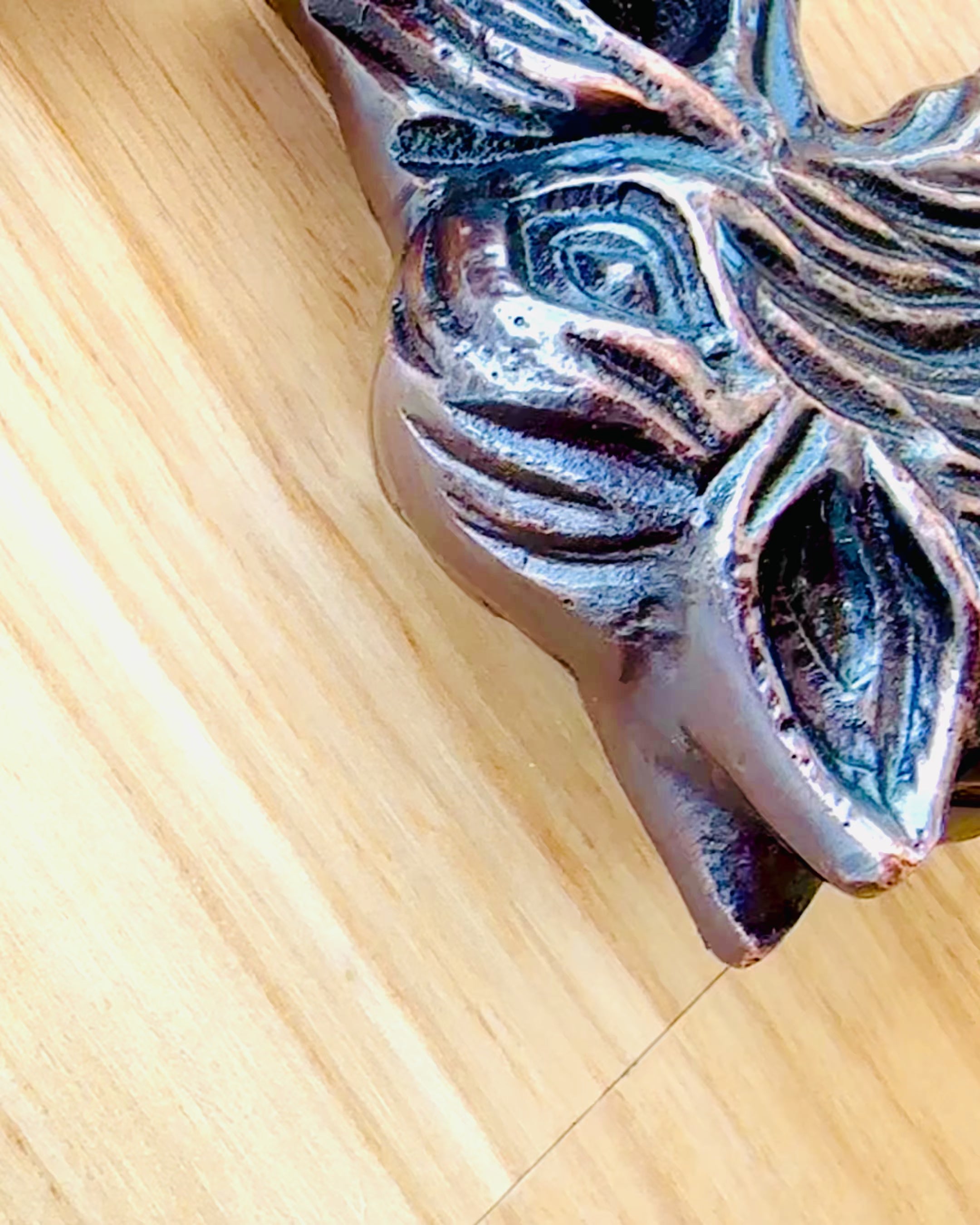 Laska Spacerowa Wolf - Legno di Mango Indiano con Possibilità di Incisione, decorazioni dorate marroni