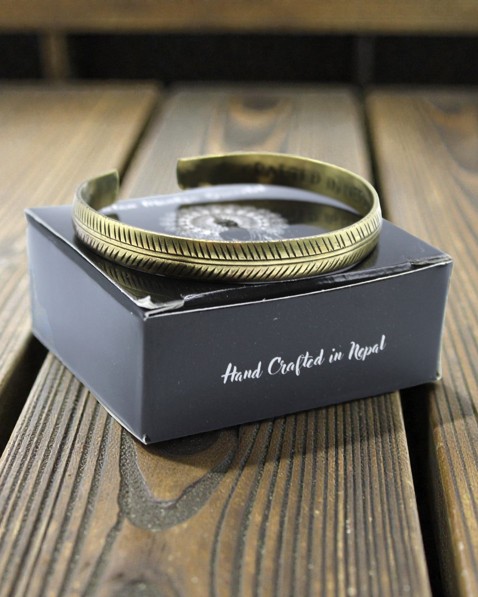 Bracciale Tibetano in Ottone Natura Sottile – Foglia Stretta