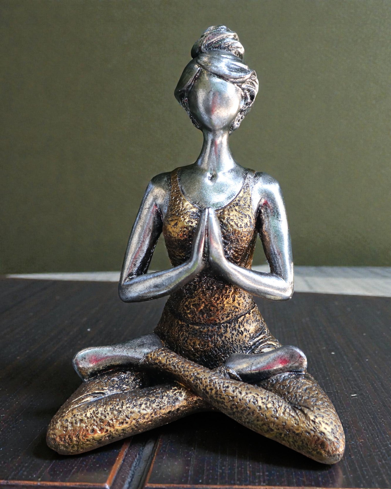 Statuetta di Donna 24 cm – Yoga Equilibrio Argento-Oro