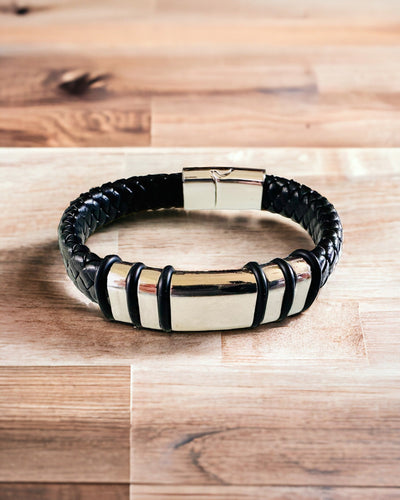 Bracciale alla Moda Hip Hop per Uomo con Incisione Personalizzata e Chiusura Magnetica – Scegli lo Stile con Accenti Argento o Oro, 22cm Pelle PU