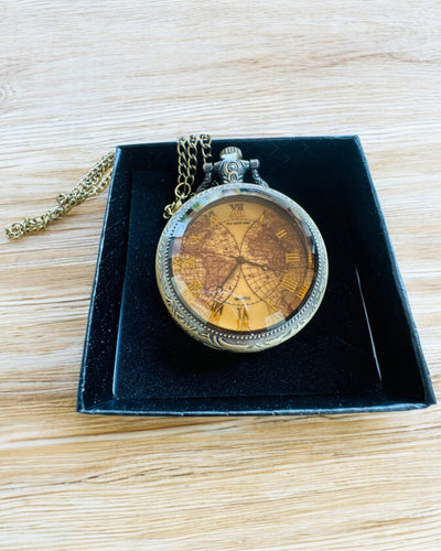 Orologio da Tasca Classico al Quarzo con Mappa del Mondo – Ciondolo con Catena in Stile Vintage per Lei e per Lui, incisione