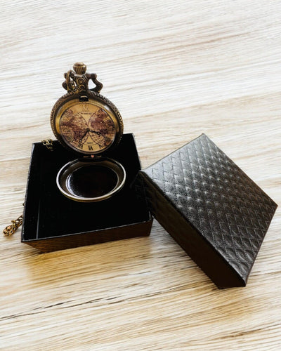 Orologio da Tasca Classico al Quarzo con Mappa del Mondo – Ciondolo con Catena in Stile Vintage per Lei e per Lui, incisione