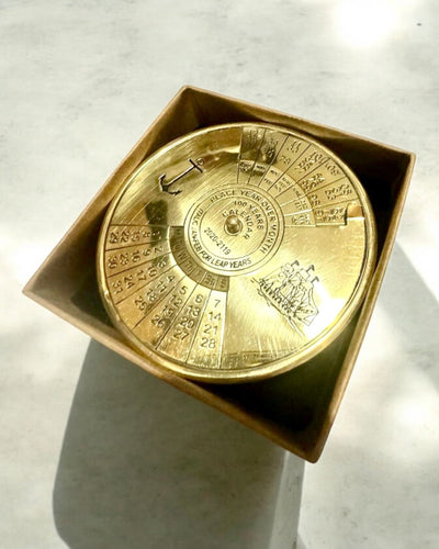 Calendario dell’Eternità Navigazione – Calendario in ottone 100 anni – possibilità di incisione come regalo