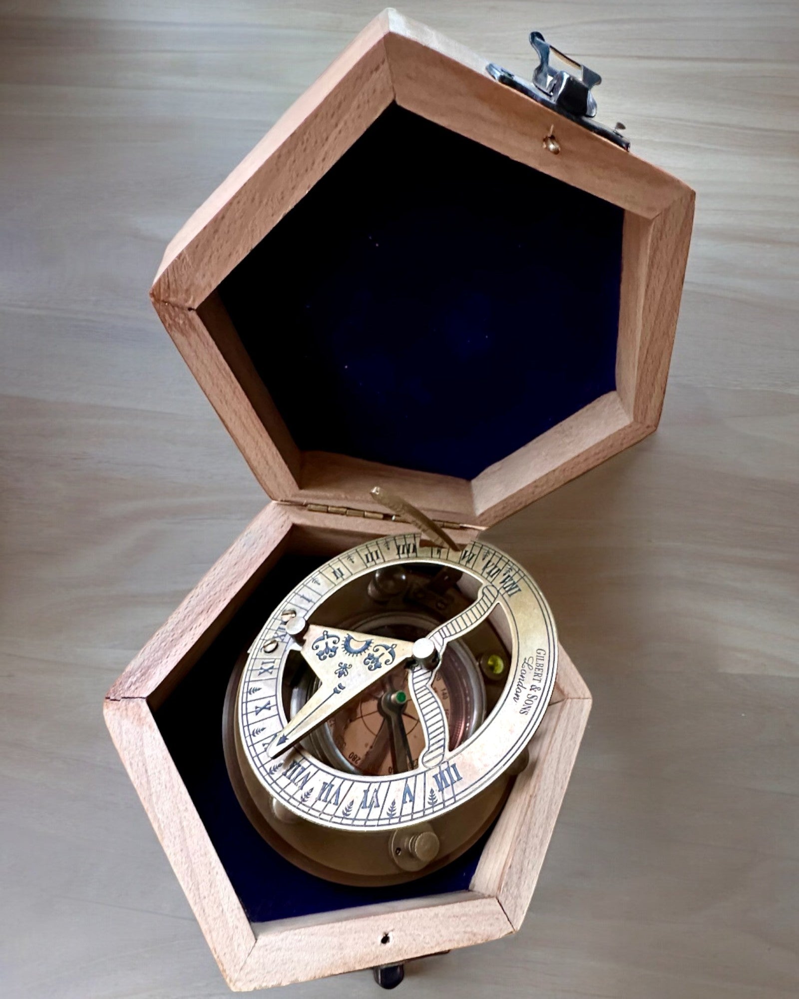 Bussola In Ottone Massiccio Polar-effekt Con Incisione Personalizzata E Catena - Regalo Per Avventurieri, Diametro 5 Cm