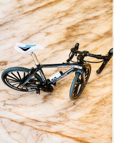 Modello in Miniatura di Bicicletta Rossa in Metallo "SpeedMaster" personalizzazione con incisione per regalo, 2 varianti di colore