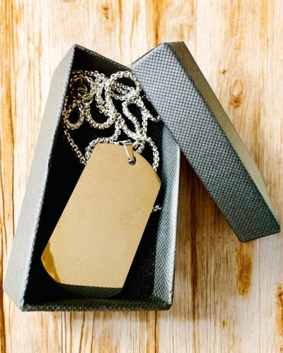 Collana con Dog Tag "Tre Sfumature di Stile" - Piastrina - Elegante Pendente in Acciaio Inossidabile con Opzione di Incisione