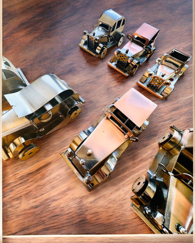 Auto classica retrò, automobile, in ferro - Collezione "Vintage Drive", modello di auto, personalizzazione con incisione per regalo