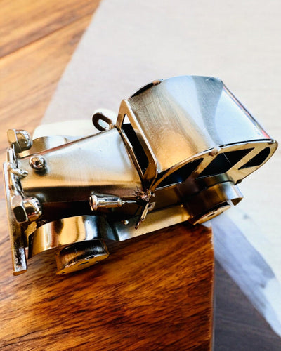 Auto classica retrò, automobile, in ferro - Collezione "Vintage Drive", modello di auto, personalizzazione con incisione per regalo