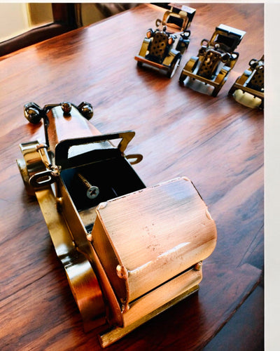 Auto classica retrò, automobile, in ferro - Collezione "Vintage Drive", modello di auto, personalizzazione con incisione per regalo