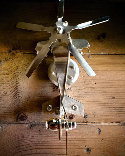 Modello in Metallo di Elicottero "SkyRider" – Supporto da Scrivania Regolabile con Personalizzazione Incisione per Regalo