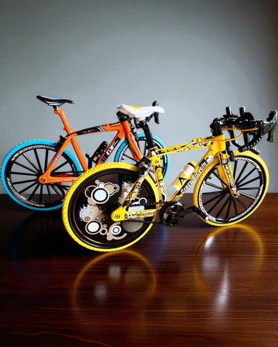 Modello in miniatura in metallo Bicicletta da collezione "Speed Rider 1.2" – personalizzazione con incisione per regalo, 2 varianti di colore