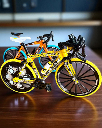 Modello in miniatura in metallo Bicicletta da collezione "Speed Rider 1.2" – personalizzazione con incisione per regalo, 2 varianti di colore