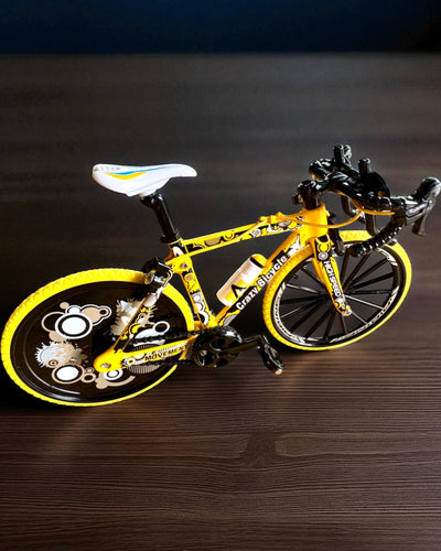 Modello in miniatura in metallo Bicicletta da collezione "Speed Rider 1.2" – personalizzazione con incisione per regalo, 2 varianti di colore