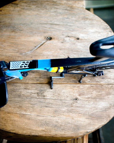 Modello Miniatura di Bicicletta da Triathlon "SpeedStorm 1.2" personalizzazione con incisione per regalo