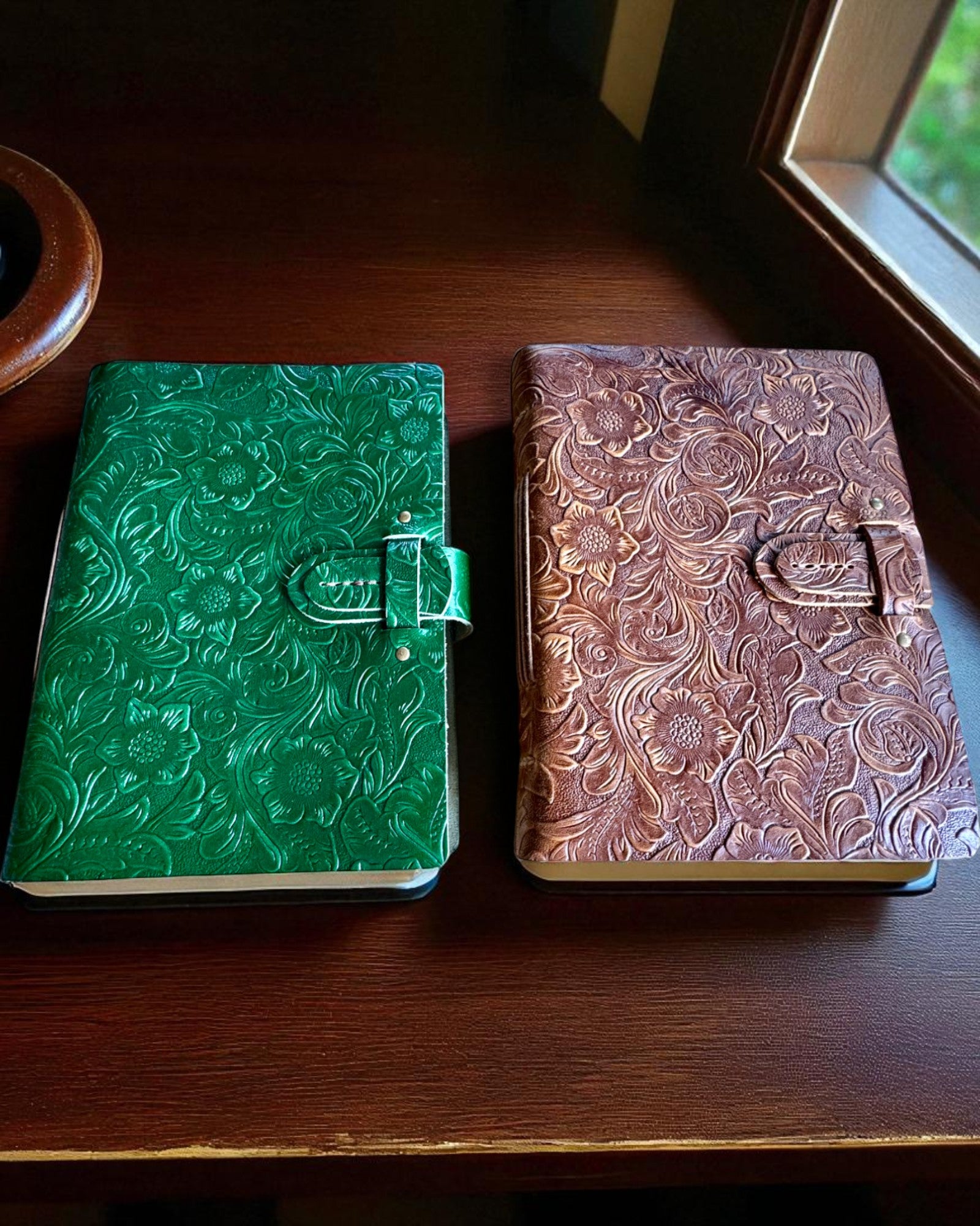 Taccuino Vintage in Pelle "Floralis" – stampato a mano, 400 pagine, possibilità di incisione, 2 varianti