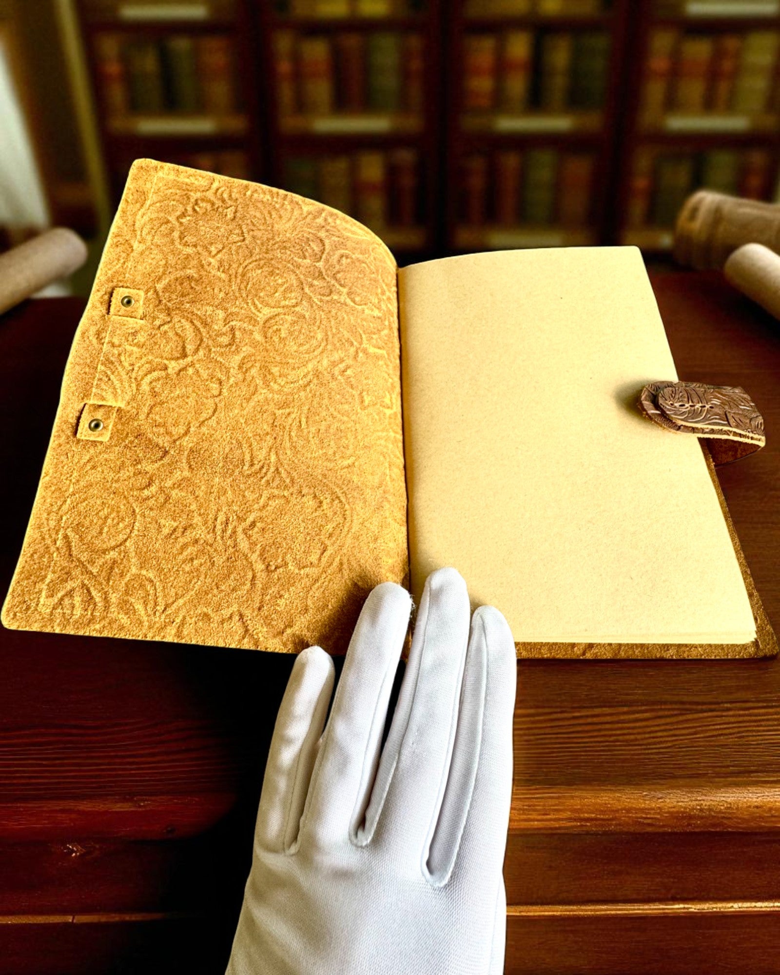 Taccuino Vintage in Pelle "Floralis" – stampato a mano, 400 pagine, possibilità di incisione, 2 varianti
