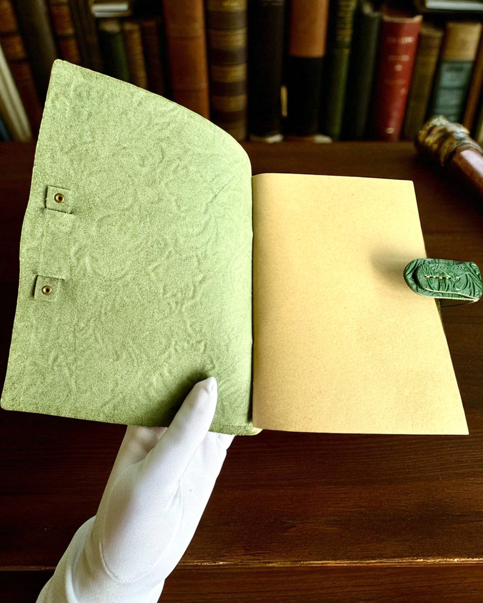 Taccuino Vintage in Pelle "Floralis" – stampato a mano, 400 pagine, possibilità di incisione, 2 varianti
