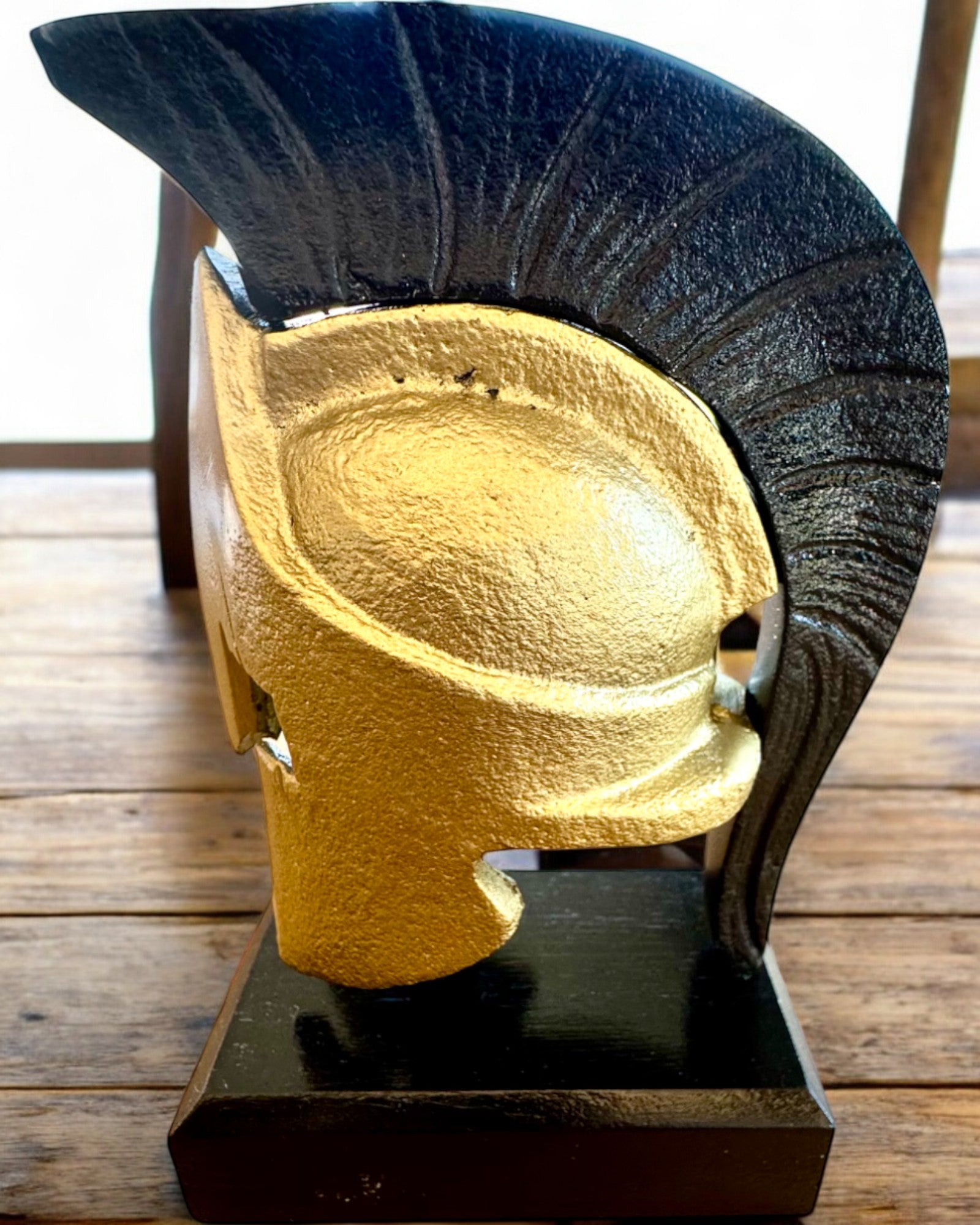 Elmo Spartan Premium – scultura decorativa realizzata a mano, possibilità di personalizzazione con incisione per regalo