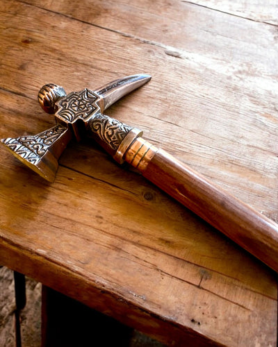 Bastone da passeggio - WIKING con testa a forma di martello da guerra, possibilità di personalizzazione con incisione per regalo