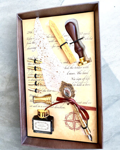 Set Calligrafico "Eleganza in Pratica" con Opzione di Incisione, per regalo. 2 varianti di colore a scelta