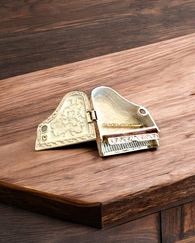 Elegante cofanetto portagioie "Mini Pianoforte - rose classiche" - con opzione di incisione per regalo
