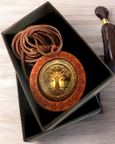 Amuleto della Vita "Albero degli Antenati" - Collana Fatta a Mano in Legno e Vetro, possibilità di personalizzazione con incisione per regalo