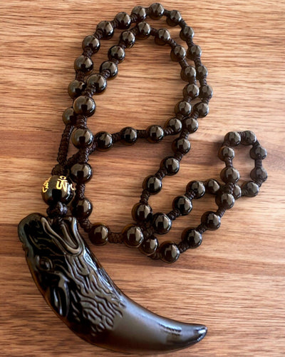 Dente di Lupo di Giada - Amuleto di Forza e Protezione, possibilità di personalizzazione con incisione per regalo