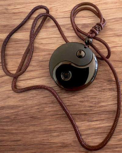 Collana Boho in Ossidiana Yin Yang Tai Chi, possibilità di personalizzazione con incisione per regalo