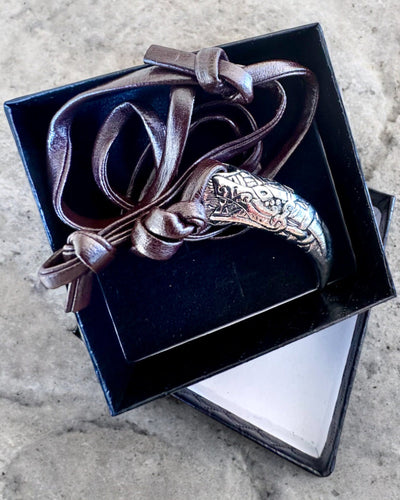 Zanna di Lupo in acciaio inossidabile – Amuleto del Coraggio, collana con possibilità di personalizzazione con incisione per regalo