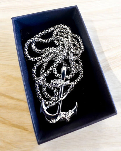 "Kotwica Determinacji - Amuleto Marino", collana, possibilità di personalizzazione con incisione per regalo, 3 varianti tra cui scegliere