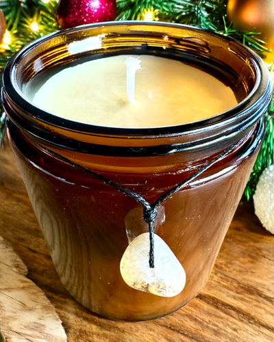 Candela di soia intenzionale 250 ml con pietra naturale – scegli la tua energia: Citrino o Granato, personalizzazione con incisione per regalo