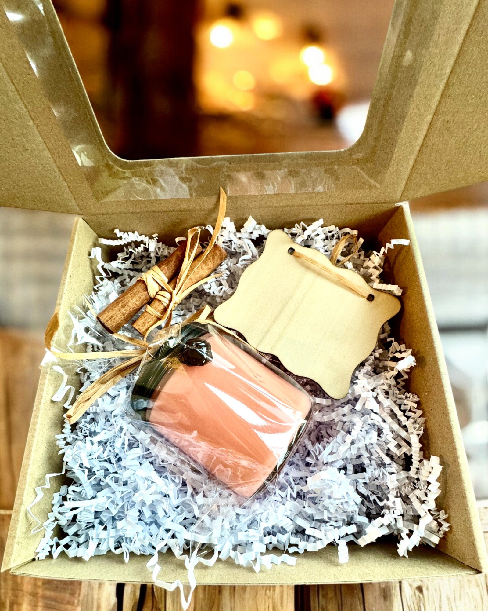 Candela di soia intenzionale 250 ml con pietra naturale – scegli la tua energia: Citrino o Granato, personalizzazione con incisione per regalo