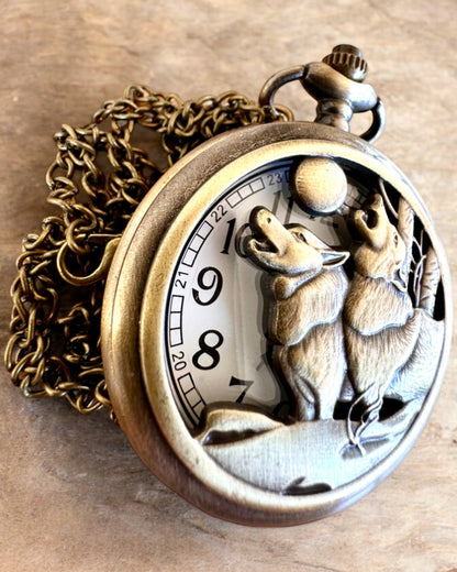 "Luna Wolf" – Orologio da Tasca Elegante con Lupi, possibilità di personalizzazione con incisione per regalo