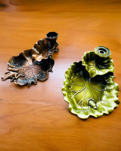 Elegante Porta Incenso in Metallo a Forma di Foglia di Loto - 4 varianti disponibili, possibilità di personalizzazione con incisione per regalo