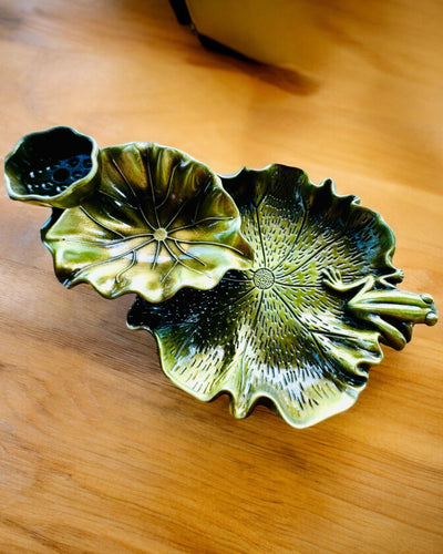 Elegante Porta Incenso in Metallo a Forma di Foglia di Loto - 4 varianti disponibili, possibilità di personalizzazione con incisione per regalo